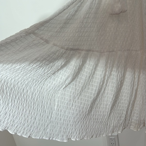 ALL IN FAVOR WHITE STATEMENT SLEEVE BELTED CREPE CRINKLE MAXI DRESS MEDIUM NEW - Picture 4 of 6